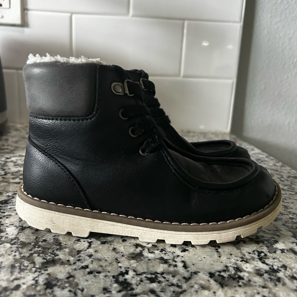 Old Navy Boots with Faux Fur trim